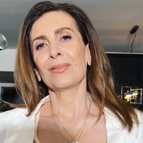 Κατερίνα Διδασκάλου | Αυτές είναι οι γοητευτικές και πανέμορφες κόρες της - Η μεταξύ τους ομοιότητα εντυπωσιάζει