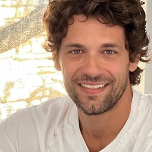 Αποστολής Τότσικας | "Κάθε άνδρας είναι πολύ λίγος όταν έρχεται αντιμέτωπος με μια γυναίκα που γεννάει"