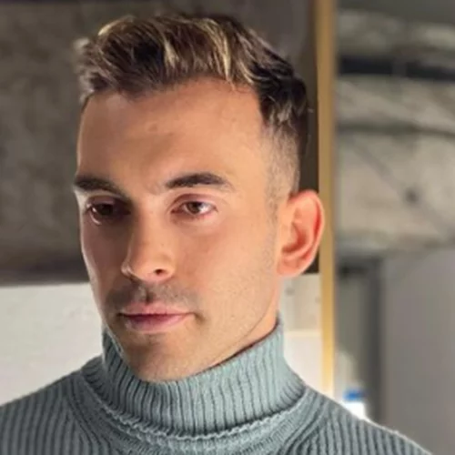 Ιάσονας Μανδηλάς | Δέχθηκε ομοφοβική επίθεση στο μετρό - Όλα όσα καταγγέλει