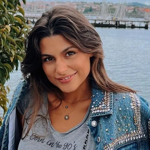 Δανάη Παππά | Κοιτάζει στα μάτια τον αγαπημένο της και "λιώνει" από έρωτα