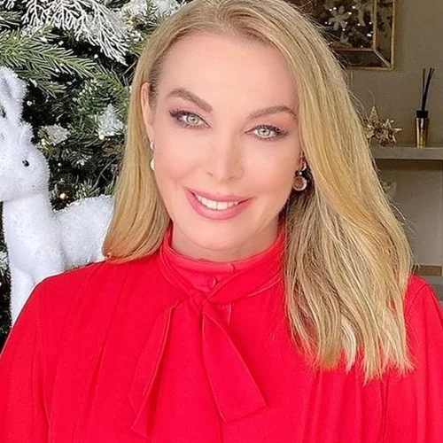 Τατιάνα Στεφανίδου | Στο Λονδίνο μαζί με τον γοητευτικό γιο της, Νικόλα Ευαγγελάτο