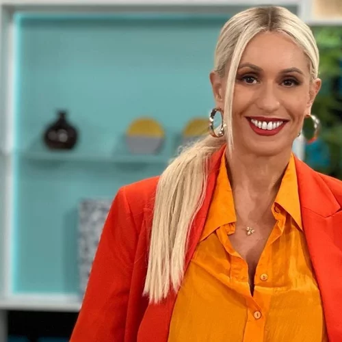 Η Μαρία Μπακοδήμου στην πρώτη τηλεοπτική συνάντηση με τον κούκλο γιο της, Νικήτα Αργυρόπουλο