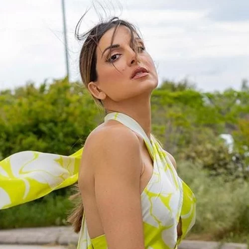 Η Σταματίνα Τσιμτσιλή φόρεσε το πιο girly εμπριμέ μπικίνι - το βρήκαμε σε έκπτωση