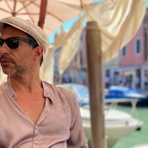 Οικογενειακές διακοπές για τον Γιώργο Χρανιώτη στην Κίμωλο | Η (πολύ τρυφερή) φωτογραφία αγκαλιά με τον γιο του