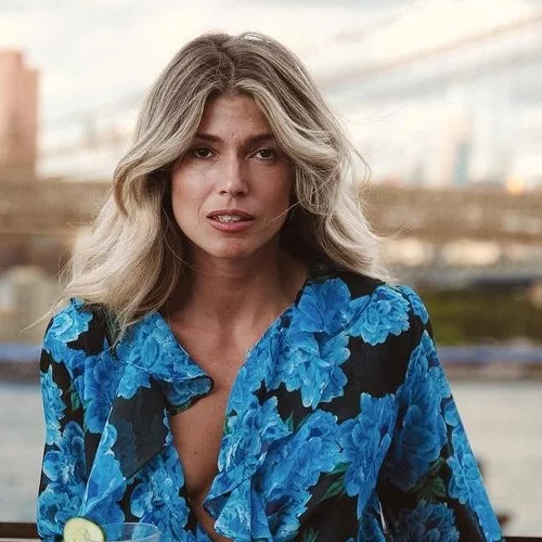 H Βάσια Κωσταρά μόλις μετακόμισε στο ρετιρέ των ονείρων μας | Η γυάλινη οροφή και η μοντέρνα διακόσμηση