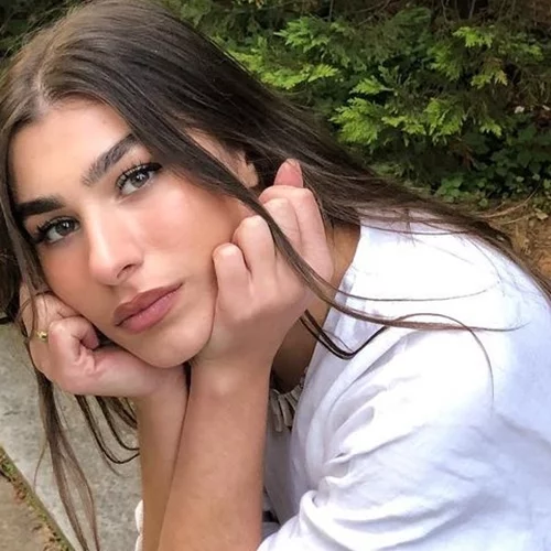 Η Χρύσα Μιχαλοπούλου πιο σέξι από ποτέ | Το outfit που ανέδειξε τα καλλίγραμμα πόδια της