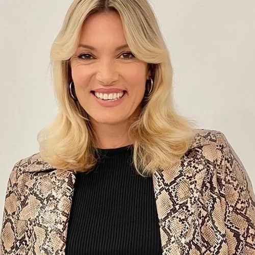 Βίκυ Καγιά | Απαθανατίζει τα κατάξανθα παιδιά της να κάνουν ιππασία σε ένα πανέμορφο τοπίο δίπλα στη θάλασσα