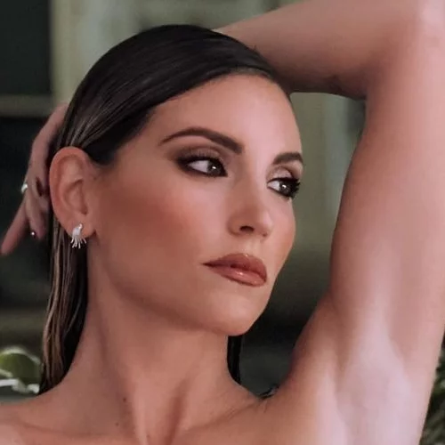 Λεπτή και όμορφη | Η Αθηνά Οικονομάκου δεν ήταν πάντα το fashion icon που γνωρίζουμε σήμερα