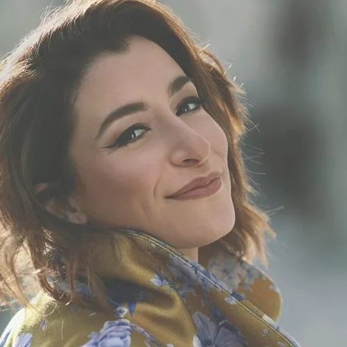 Η Μαρίζα Ρίζου δείχνει τον πιο έξυπνο τρόπο για να μεταμορφώσεις ένα casual σε "βραδινό" ντύσιμο