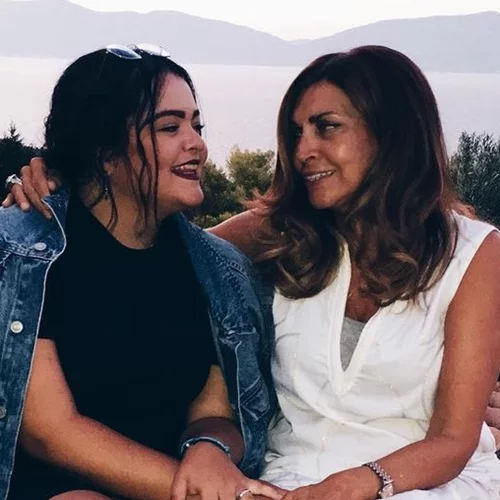 Η Μαριτίνα Ντενίση έχει γενέθλια | Η φωτογραφία από τα παιδικά της χρόνια και οι συγκινητικές ευχές της μητέρας της