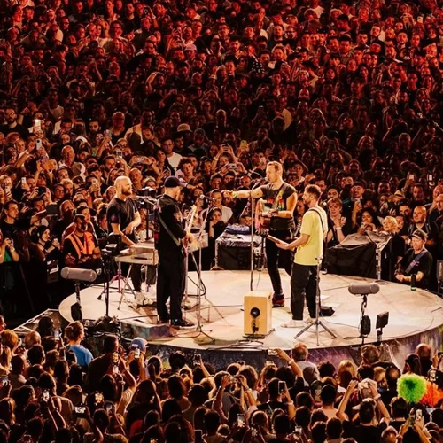 Coldplay | Το ποσό "μαμούθ" για τα γυρίσματα του βίντεο κλιπ στο Ηρώδειο
