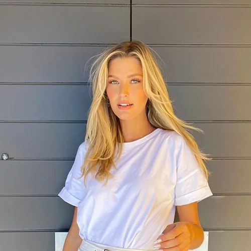 Μαίρη Βυτινάρος | "Πώς ντύνομαι όταν η θερμοκρασία πέσει κάτω από 22 βαθμούς"