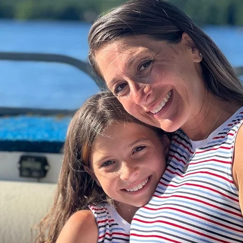 Σπάνιο φαινόμενο: Η 35χρονη Άσλεϊ από τις ΗΠΑ κυοφορεί δύο ζεύγη διδύμων