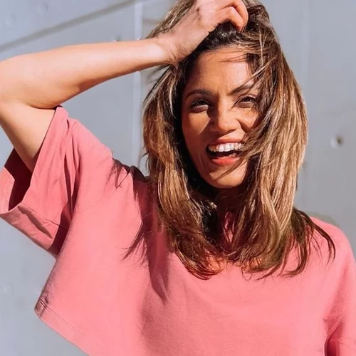 "Δεν ντρέπεσαι να χλευάζεις τη βασίλισσα που πέθανε;" | Η επίθεση follower στη Μαίρη Συνατσάκη