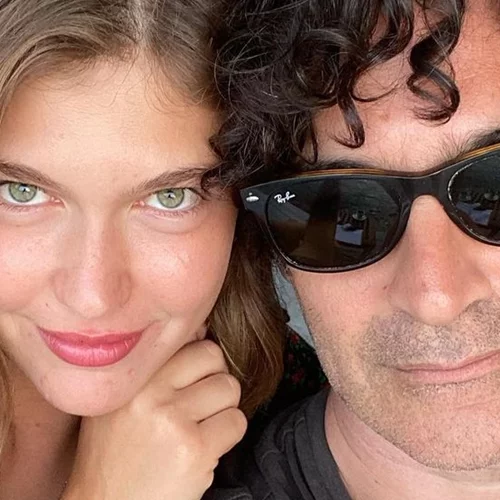 Χριστόφορος Παπακαλιάτης - Κλέλια Ανδριολάτου | Το απολαυστικό βίντεο από το ταξίδι τους στη Θεσσαλονίκη και τα αστεία πειράγματα