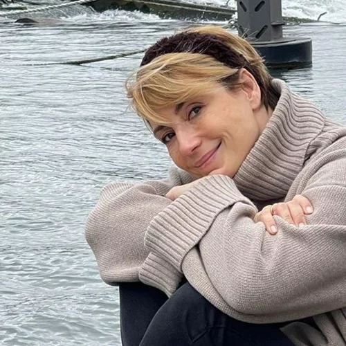 Ευδοκία Ρουμελιώτη | Στο θέατρο, αγκαλιά με τον μονάκριβο γιο της - Η γλυκιά φωτογραφία που "έλιωσε" το Instagram και η έκπληξη που της έκανε