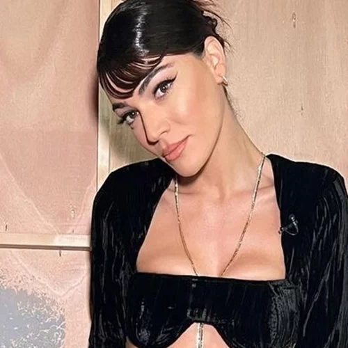 Ήβη Αδάμου | Κρατάει από το χέρι τη γλυκύτατη κόρη της, Ανατολή - Νεφέλη, στο πιο τρυφερό βίντεο που θα δεις σήμερα