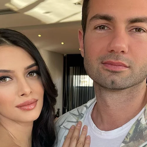 Άννα Μπεζάν - Δημήτρης Παππάς | Σε απογευματινή βόλτα αγκαλιά με τη μονάκριβη κόρη τους