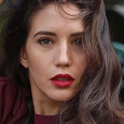 Η Ελένη Βαΐτσου είναι λάτρης του μινιμαλισμού και της μονοχρωμίας | Αυτό είναι το ειδυλλιακό διαμέρισμά της στο κέντρο της Αθήνας