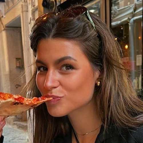 Δανάη Παππά | Φωτογραφίζεται με ολόσωμο μαγιό και μας δείχνει το καλογυμνασμένο της σώμα στα παγωμένα νερά του Αχέροντα