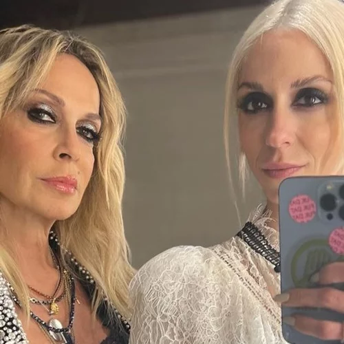 Άννα Βίσση - Σοφία Καρβέλα | Σαν δυο σταγόνες νερό - Η απίστευτη ομοιότητα μαμάς και κόρης