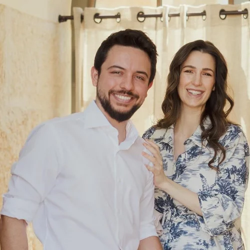 Πρίγκιπας Hussein | Αγκαλιά με την τριών μηνών κόρη του στην πρώτη τους κοινή φωτογραφία