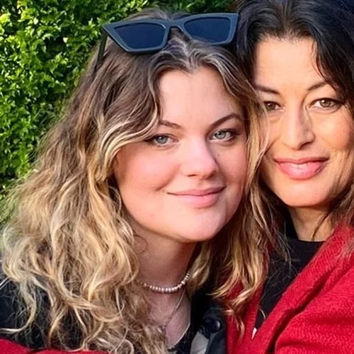 Η Ηλέκτρα Μερκούρη έχει γενέθλια | Οι γλυκές φωτογραφίες και οι ευχές της μητέρας της, Δωροθέας Μερκούρη