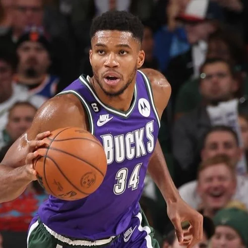 Γιάννης Αντετοκούνμπο | "Η μαμά μου έσκιζε τα σεντόνια και τα χρησιμοποιούσε σαν πάνες στα αδέρφια μου"