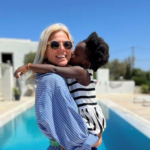 Χριστίνα Κοντοβά - Τζώνη Καλημέρης | Βάφτισαν τη μικρή Ada με νονά τη Σίσσυ Χρηστίδου