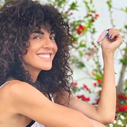 Μαρία Σολωμού | "Τελείωνε και τράβα τη φωτογραφία. Δεν μπορώ να ρουφιέμαι άλλο"