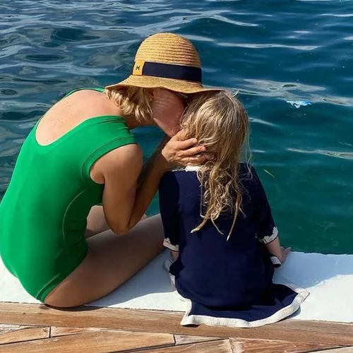 Η Μπιάνκα Κρασσά έχει γενέθλια | Οι φωτογραφίες της Βίκυς Καγιά με την κατάξανθη κόρη της