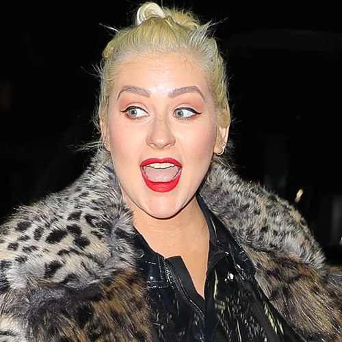 Η δραστική αλλαγή στα μαλλιά της Christina Aguilera που μάς θύμισε έντονα την... Άριελ