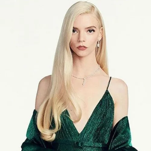 Golden Globes 2021 | H εντυπωσιακή εμφάνιση της Anya Taylor-Joy και το checkered manicure της