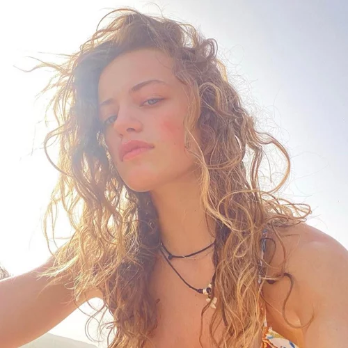 Η Γαία Μερκούρη στην πασαρέλα | Η πρώτη της εμφάνιση ως μοντέλο