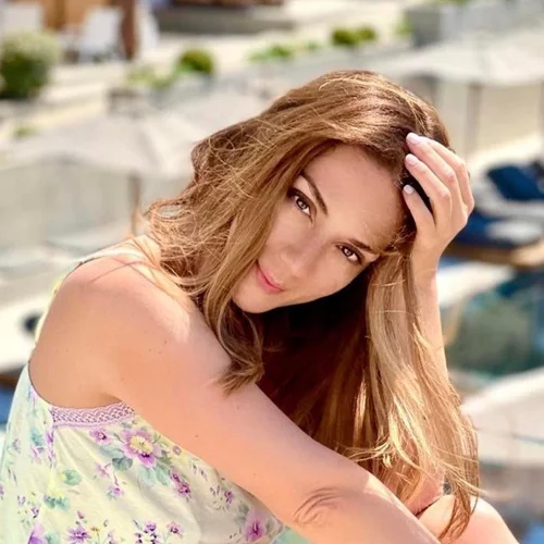 Goodbye August | Η Βάσω Λασκαράκη καλωσορίζει το φθινόπωρο με το σέξι μπικίνι της