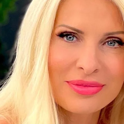 Νέο κούρεμα για την Ελένη Μενεγάκη | Η αλλαγή στα μαλλιά της λίγο πριν γίνει 52