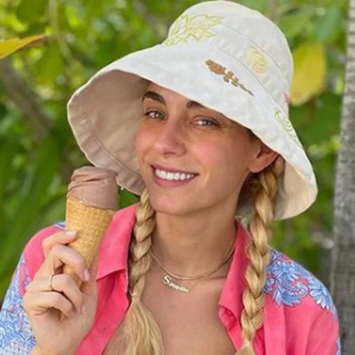 Δούκισσα Νομικού | Δημοσίευσε την πρώτη φωτογραφία που έβγαλε με την κόρη της, μέσα από το μαιευτήριο