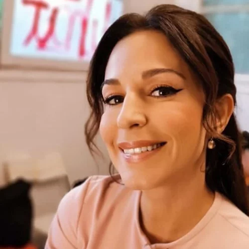 Κατερίνα Παπουτσάκη | Το μίνιμαλ μανικιούρ της είναι ό,τι πιο κομψό είδαμε σήμερα