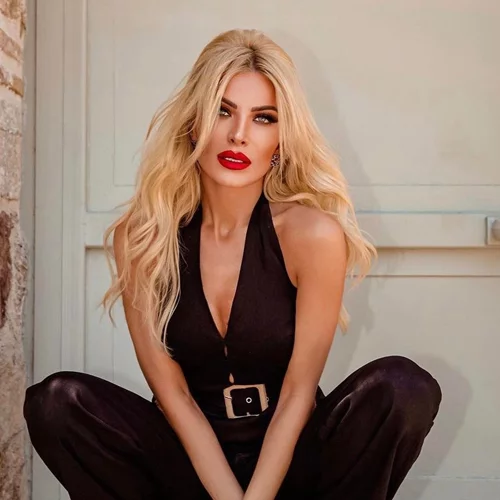 Κατερίνα Καινούργιου | "Βγήκε από το μαιευτήριο και ήταν δακρυσμένη γιατί κινδύνεψε η ζωή της για να φέρει το παιδάκι της στον κόσμο"