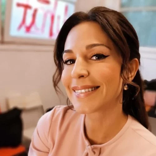 Κατερίνα Παπουτσάκη | To μοντέρνο μανικιούρ της είναι ό,τι πιο hot για τον φετινό χειμώνα