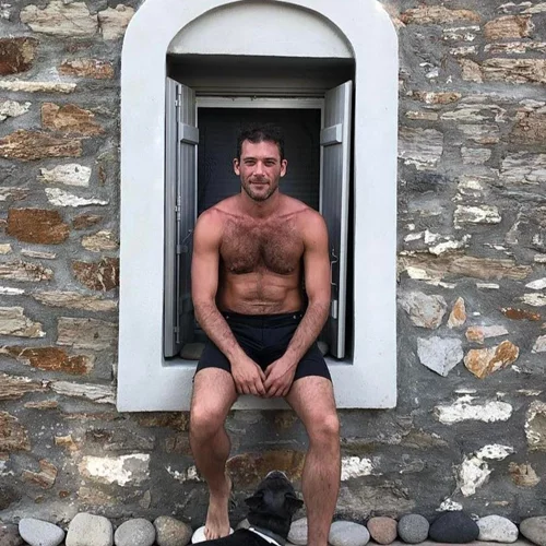 Ο Aντίνοος Αλμπάνης γυμνός στο Instagram | Δείτε την ανάρτηση