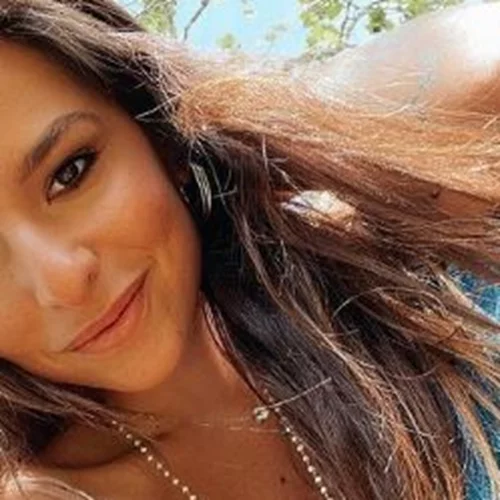 Πανέμορφες, κομψές αλλά τελείως διαφορετικές | Η Εριέττα Κούρκουλου - Λάτση σε μία σπάνια δημόσια εμφάνιση με τη μητέρα της, Μαριάννα Λάτση