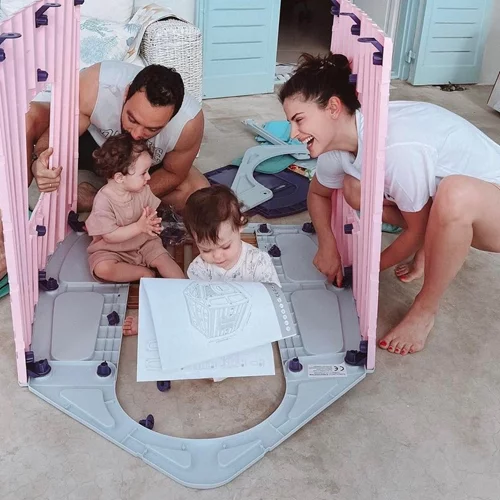 Χριστίνα Μπόμπα - Σάκης Τανιμανίδης | Οι δίδυμες κόρες τους έγιναν ενός έτους - Δείτε στιγμιότυπα από το εντυπωσιακό πάρτι