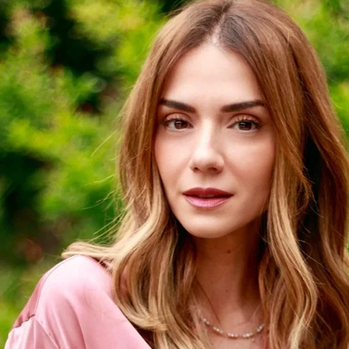 Η Βάσω Λασκαράκη με νέο hair look | Η μεγάλη αλλαγή στην εμφάνισή της