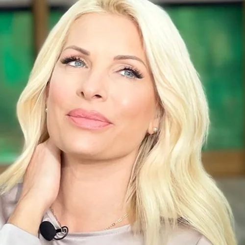 Ελένη Μενεγάκη | Μας συστήνει για πρώτη φορά τη θεία της, Μαρία Μενεγάκη και η μεταξύ τους ομοιότητα εντυπωσιάζει