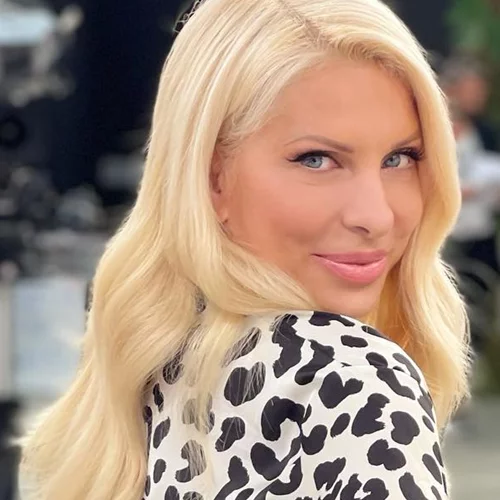 Ελένη Μενεγάκη | Τα skincare tips που την κάνουν να δείχνει 10 χρόνια νεότερη