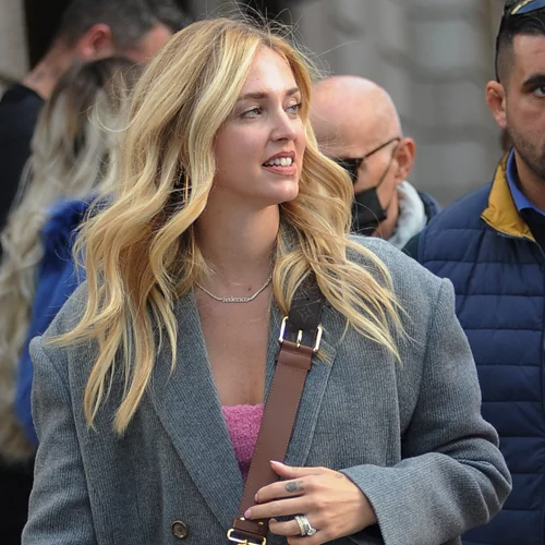 H Chiara Ferragni με το χτένισμα που προτιμούν οι πιο κομψές trendsetters τώρα