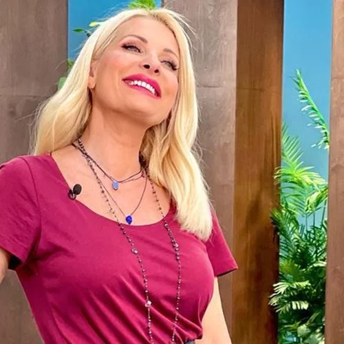 Η Ελένη Μενεγάκη φόρεσε την πιο όμορφη φούστα του φετινού χειμώνα