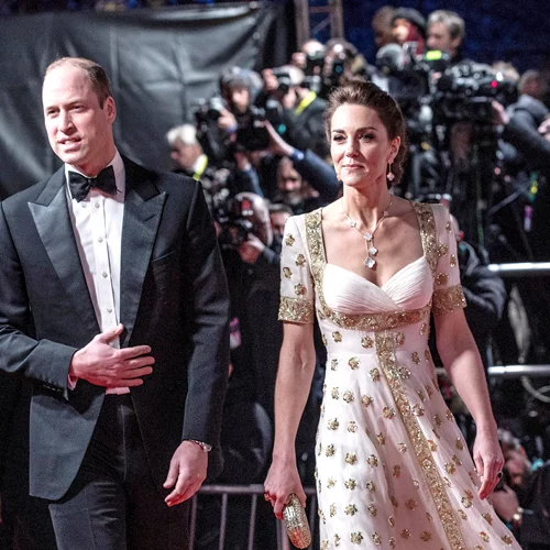 Editorial | Γιατί ασχολούμαστε τόσο πολύ με τους royals;