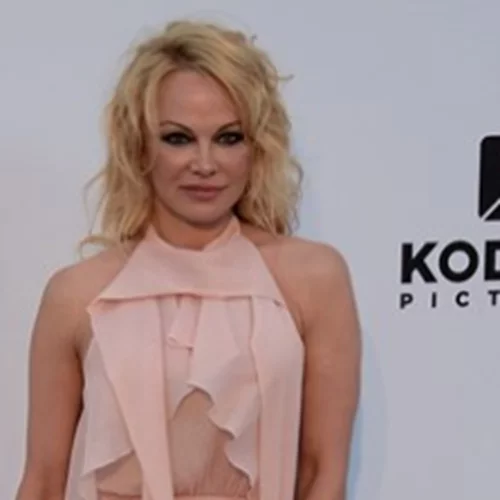 Το "Pam & Tommy" επαναφέρει παλιά τραύματα για την Pamela Anderson